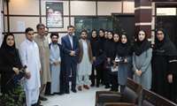 تجلیل رئیس دانشگاه علوم پزشکی ایرانشهر از حوزه غذا و دارو در پی کسب رتبه نخست آزمون تخصصی مهارت آزمایی میکروبیولوژی آزمایشگاه مرجع سازمان غذا و دارو